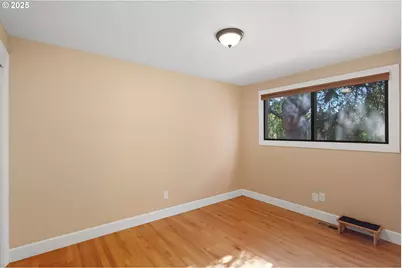 17909 NE Everett Ct, Portland, OR 97230 - Photo 13
