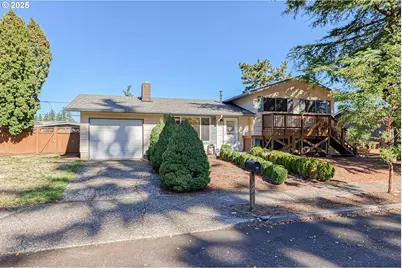 17909 NE Everett Ct, Portland, OR 97230 - Photo 1
