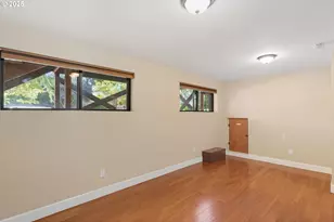 17909 NE Everett Ct, Portland, OR 97230 - Photo 17