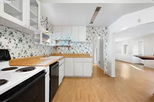 1401 S Water St, Silverton, OR 97381 - Photo 13