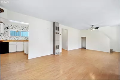 1401 S Water St, Silverton, OR 97381 - Photo 9