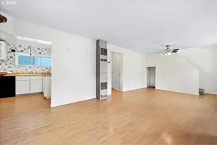 1401 S Water St, Silverton, OR 97381 - Photo 9