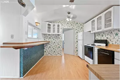 1401 S Water St, Silverton, OR 97381 - Photo 15