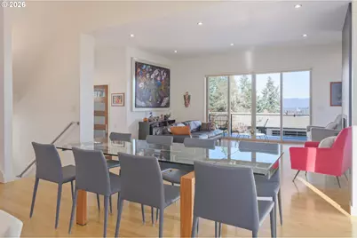 2490 Panorama Dr, Eugene, OR 97405 - Photo 9