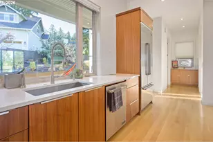 2490 Panorama Dr, Eugene, OR 97405 - Photo 13