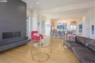 2490 Panorama Dr, Eugene, OR 97405 - Photo 7