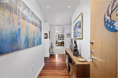 836 S Curry St #902, Portland, OR 97239 - Photo 5