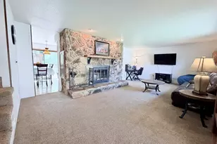 2089 NW Sunberry Dr, Roseburg, OR 97471 - Photo 3