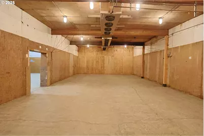 665 Hemlock Ave, Coos Bay, OR 97420 - Photo 21