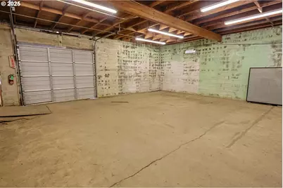 665 Hemlock Ave, Coos Bay, OR 97420 - Photo 15