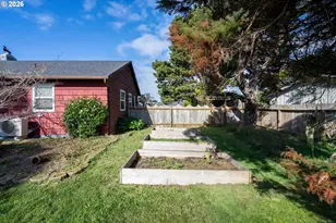 685 10th St SW, Bandon, OR 97411 - Photo 37