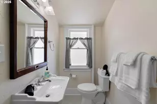 363 S Empire Blvd, Coos Bay, OR 97420 - Photo 33