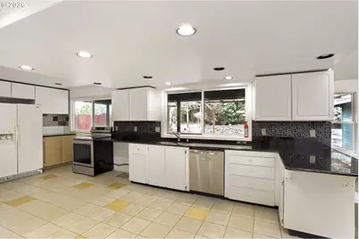 5950 NW Simnasho Dr, Portland, OR 97229 - Photo 13