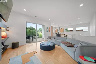 2076 NE Morgan St, Portland, OR 97211 - Photo 13
