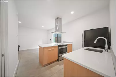 2076 NE Morgan St #A, Portland, OR 97211 - Photo 39