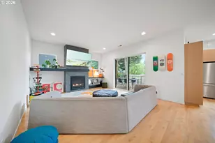 2076 NE Morgan St, Portland, OR 97211 - Photo 11