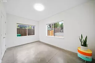 2076 NE Morgan St, Portland, OR 97211 - Photo 41