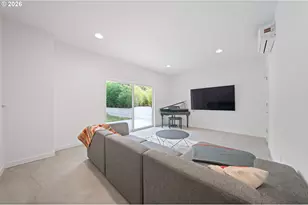 2076 NE Morgan St, Portland, OR 97211 - Photo 31