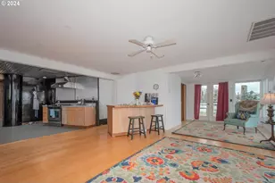 580 N Tomahawk Island Dr Dr, Portland, OR 97217 - Photo 9
