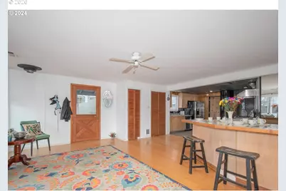 580 N Tomahawk Island Dr Dr, Portland, OR 97217 - Photo 5