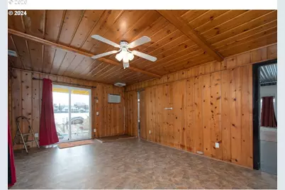 580 N Tomahawk Island Dr Dr, Portland, OR 97217 - Photo 17