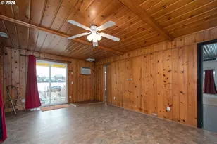 580 N Tomahawk Island Dr Dr, Portland, OR 97217 - Photo 17