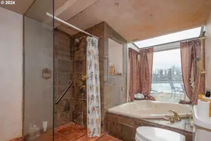 580 N Tomahawk Island Dr Dr, Portland, OR 97217 - Photo 25