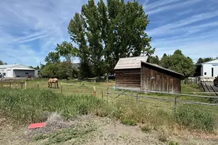 300 Residence St, Enterprise, OR 97828 - Photo 1