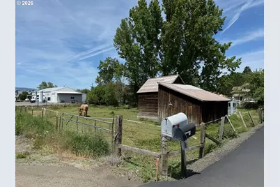 300 Residence St, Enterprise, OR 97828 - Photo 7