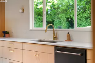 5100 SW Laurelwood Ave, Portland, OR 97225 - Photo 9