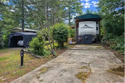 49 Easy St, Florence, OR 97439 - Photo 1