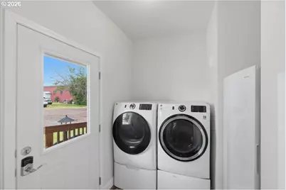 1017 N 2nd St, Jefferson, OR 97352 - Photo 33
