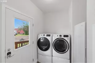 1017 N 2nd St, Jefferson, OR 97352 - Photo 33