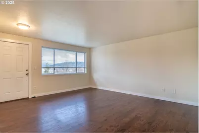 341 Ash St, Sutherlin, OR 97479 - Photo 3