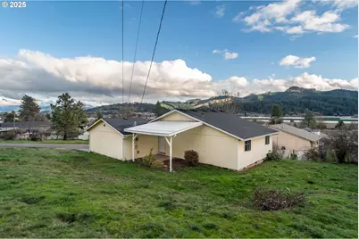 341 Ash St, Sutherlin, OR 97479 - Photo 23