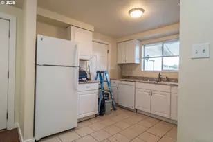 341 Ash St, Sutherlin, OR 97479 - Photo 7