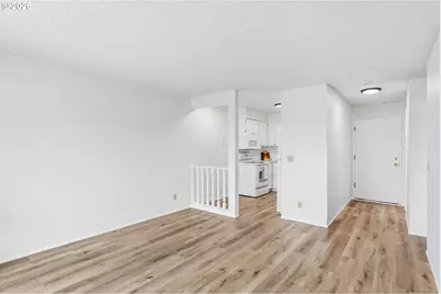 950 Evergreen Rd #318, Woodburn, OR 97071 - Photo 3