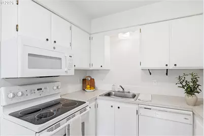 950 Evergreen Rd #318, Woodburn, OR 97071 - Photo 5