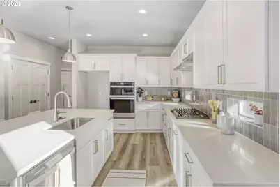 17310 SW Wapato Island Dr, Sherwood, OR 97140 - Photo 11