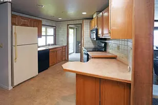 2241 N Menzies Dr, Portland, OR 97217 - Photo 17