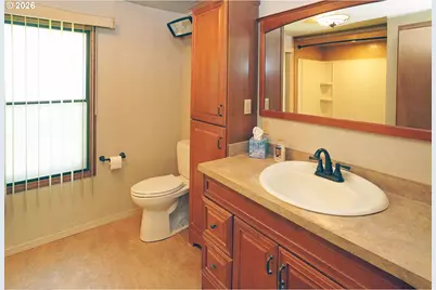 2241 N Menzies Dr, Portland, OR 97217 - Photo 21