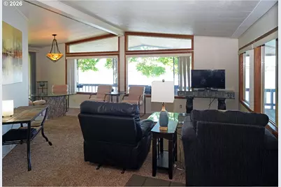 2241 N Menzies Dr, Portland, OR 97217 - Photo 11