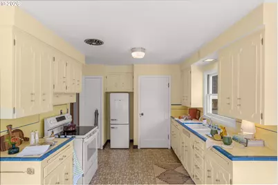 6909 NE Davis St, Portland, OR 97213 - Photo 9