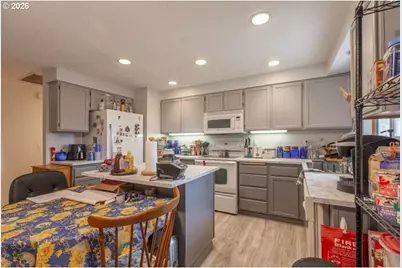 3021 SE 129th Ave, Portland, OR 97236 - Photo 11