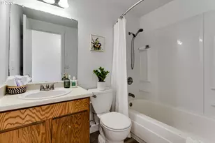 2456 Carbona St, Eugene, OR 97404 - Photo 11