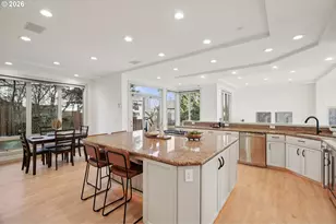 17623 Brookhurst Dr, Lake Oswego, OR 97034 - Photo 9