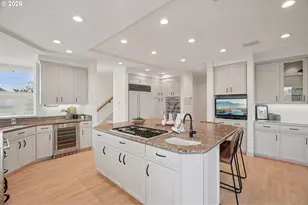 17623 Brookhurst Dr, Lake Oswego, OR 97034 - Photo 11