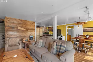 107 SW Coast St, Newport, OR 97365 - Photo 17