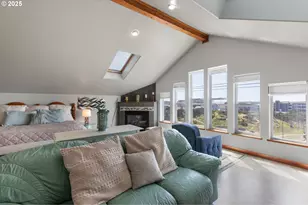 107 SW Coast St, Newport, OR 97365 - Photo 13