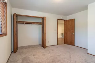 1728 NW Harvey Ave, Roseburg, OR 97471 - Photo 29